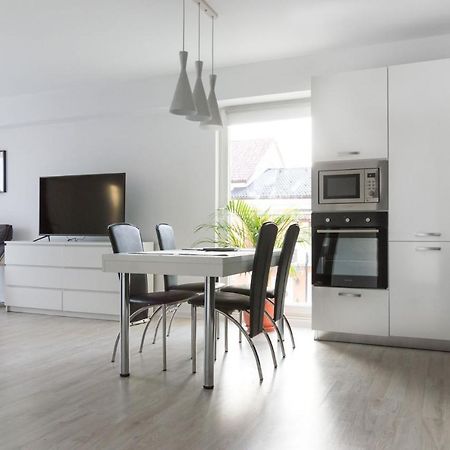 Airport Residence - Apartment Across From Otopeni Airport Exterior foto