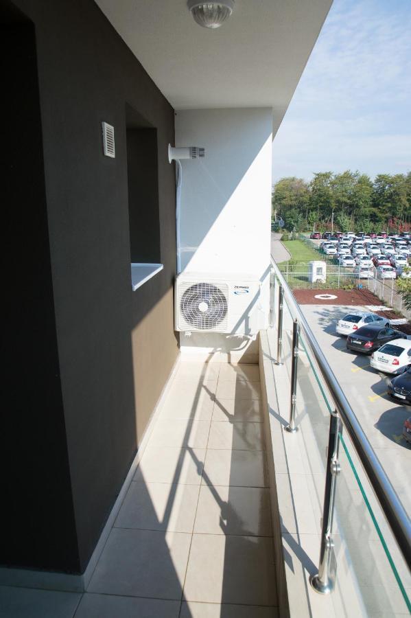 Airport Residence - Apartment Across From Otopeni Airport Exterior foto